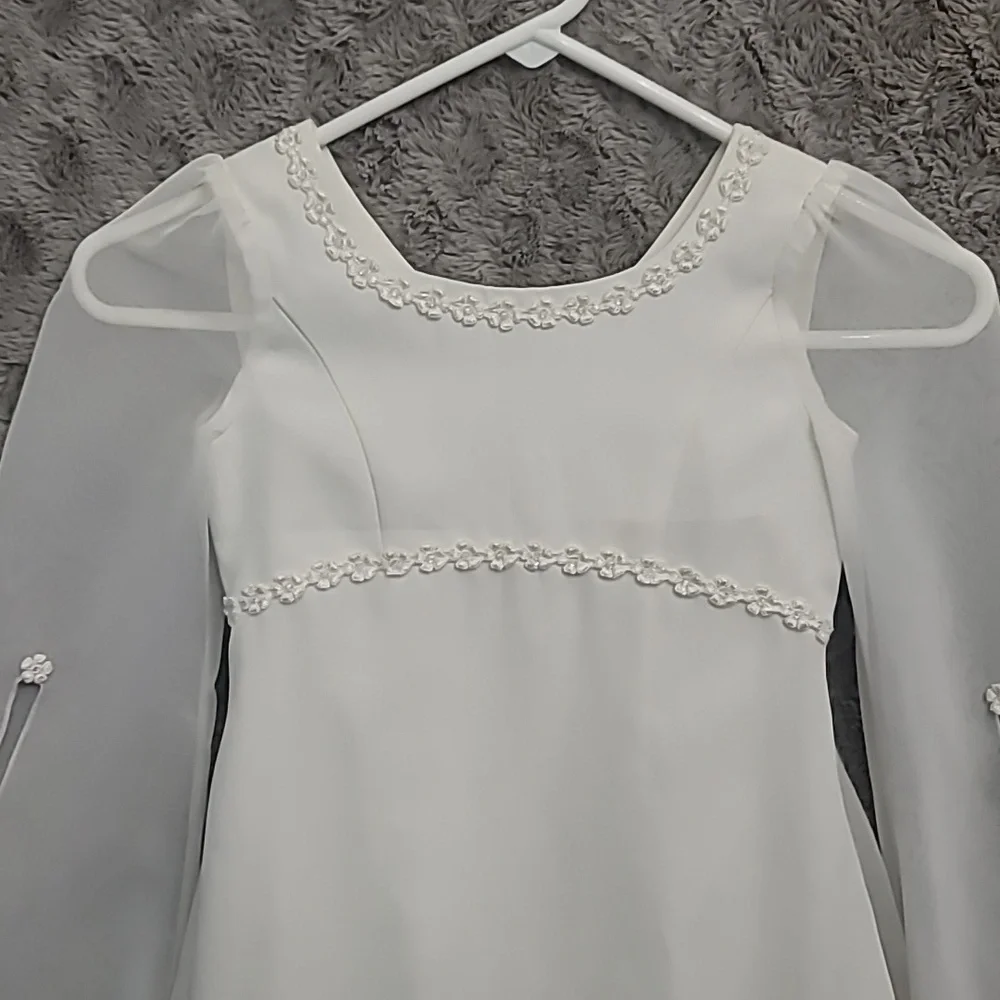 White Flower Girl/ Communion  Dress with Flowing Sleeves Size 6 Elegant Wedding - Picture 2 of 12
